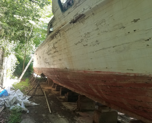 dismantling boats